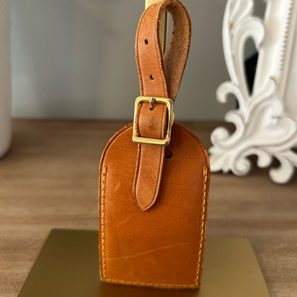 AUTHENTIC LV NAME TAGS - Picture 8 of 15